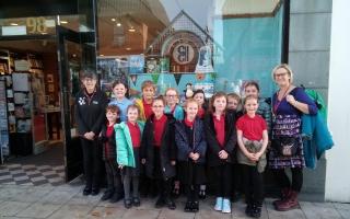 Red Oak Primary School pupils and staff. Picture: Red Oak Primary School